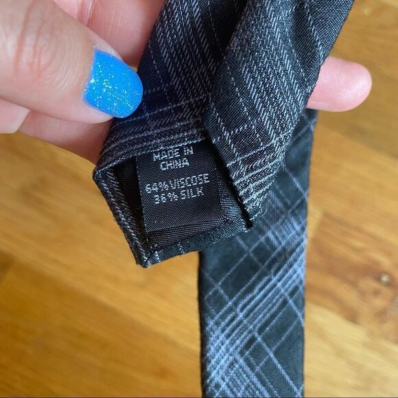Calvin Klein Tie - Picture 2 of 5